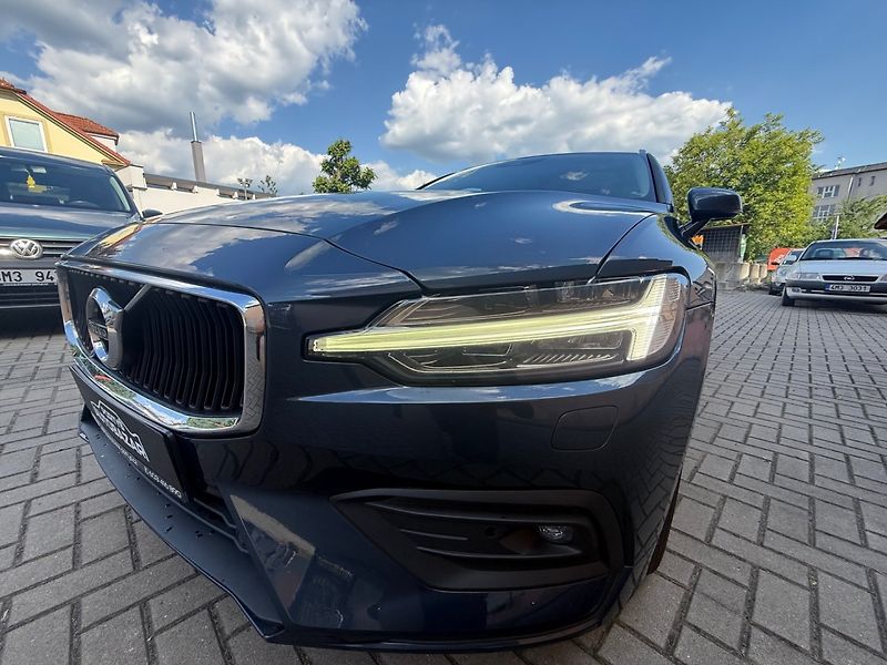 Volvo V60 (2018) D4 Momentum - Automat - 140 kW - fotka 24 z 28