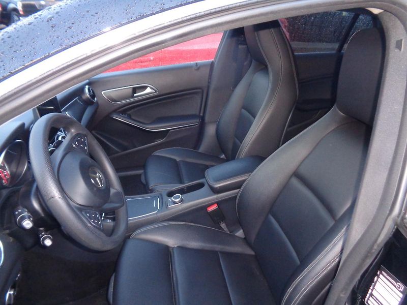 Mercedes-Benz CLA 2,1 - fotka 12 z 13