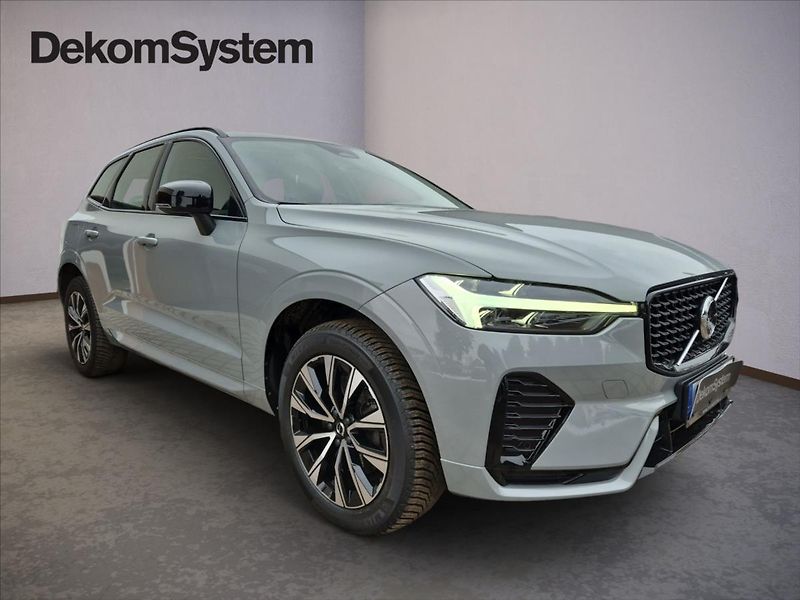 Volvo XC60 2,0 B4 AWD diesel Plus Dark Au - fotka 2 z 19