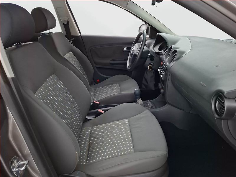 Seat Ibiza (2005) 1.2 12V, nová STK, dobrý stav - fotka 9 z 13