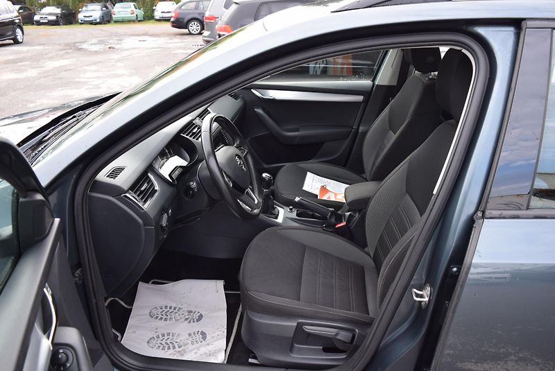 Škoda Octavia (2017) 1.5TSI 110kw AMBITION APP TEMP - fotka 19 z 50