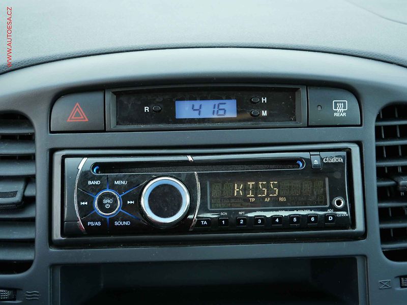 Hyundai Accent (2010) 1.4i, 1.maj,ČR, TZ, park - fotka 12 z 14