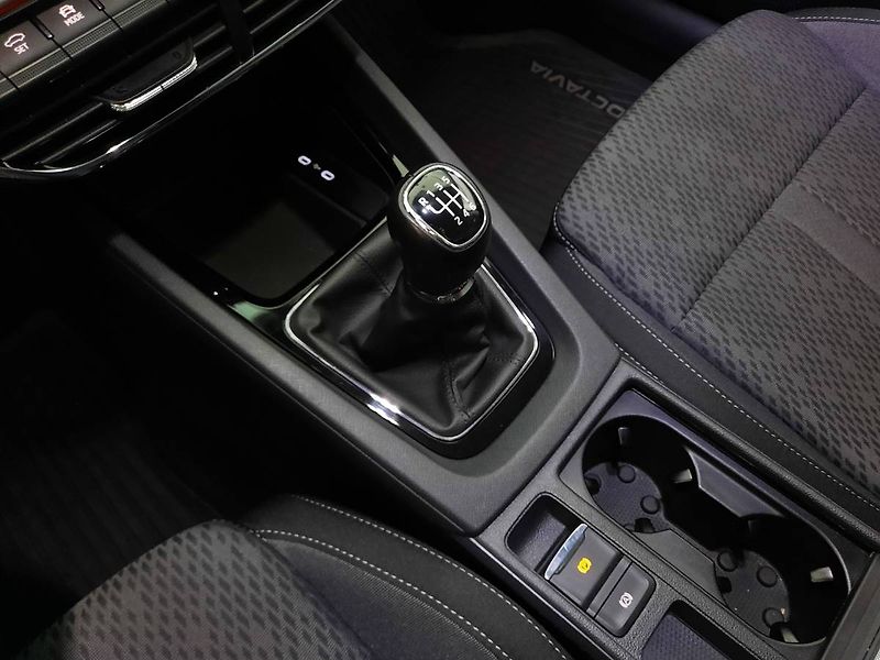 Škoda Octavia (2021) 1.5 TSI (110kW/150k) Style - fotka 13 z 23