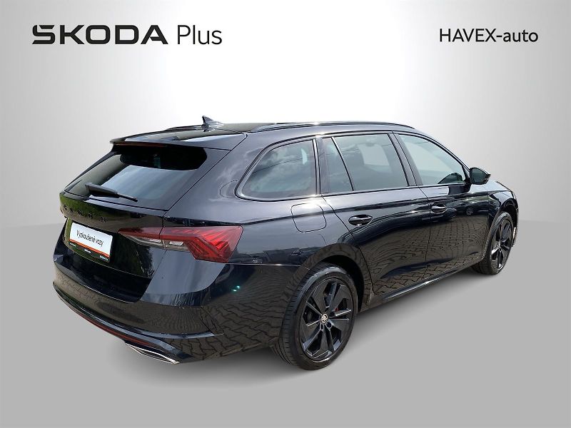 Škoda Octavia (2024) Combi 1.4 TSI iV DSG RS - fotka 2 z 35