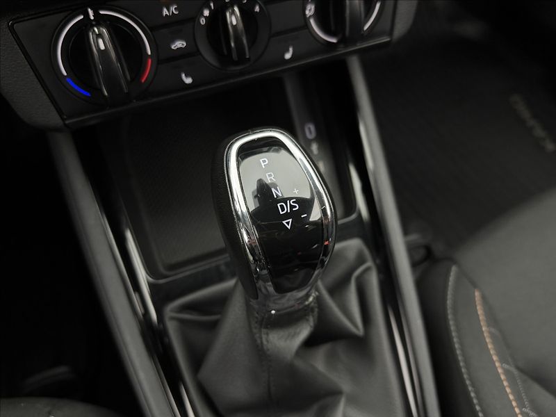 Škoda Kamiq 1,0 DSG AC LED VÝHŘEV SENZORY - fotka 26 z 36
