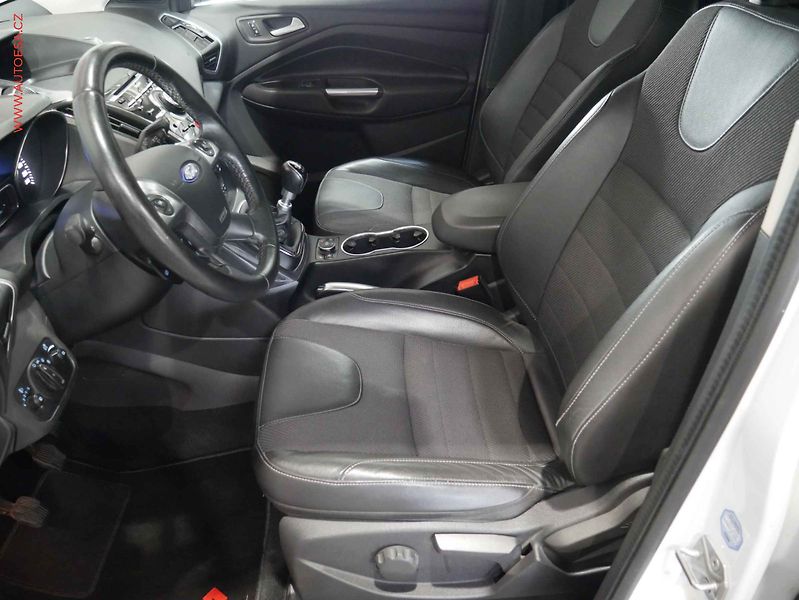 Ford Kuga (2013) 2.0 TDCi 4x4, 2.maj, Navi - fotka 9 z 22