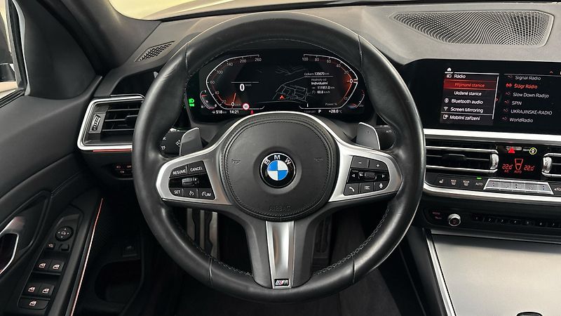 BMW Řada 3 330i AUT xDrive M Sport - fotka 9 z 27