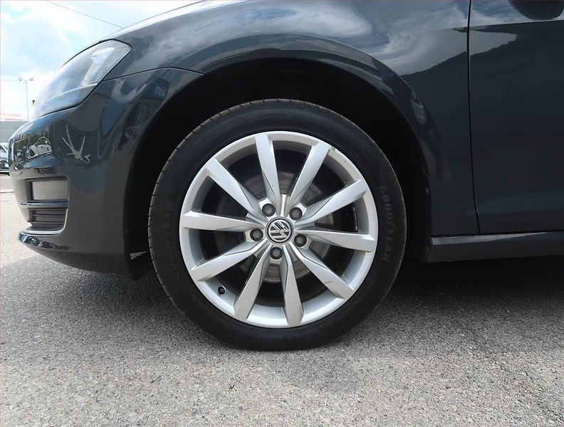 Volkswagen Golf (2014) 2.0 TDI, Serv.kniha, Navi - fotka 15 z 18