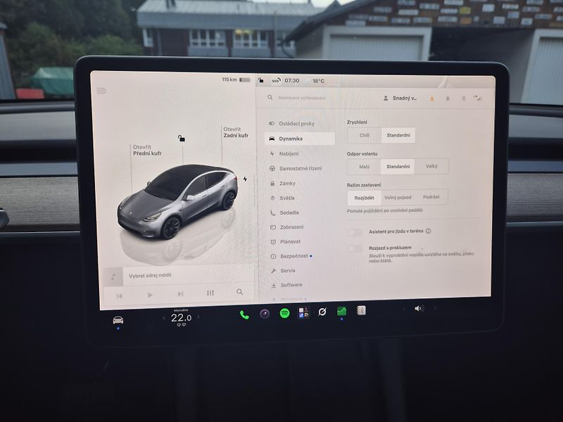 Tesla Model Y LONG RANGE DUAL MOTOR 95,0% - fotka 21 z 49