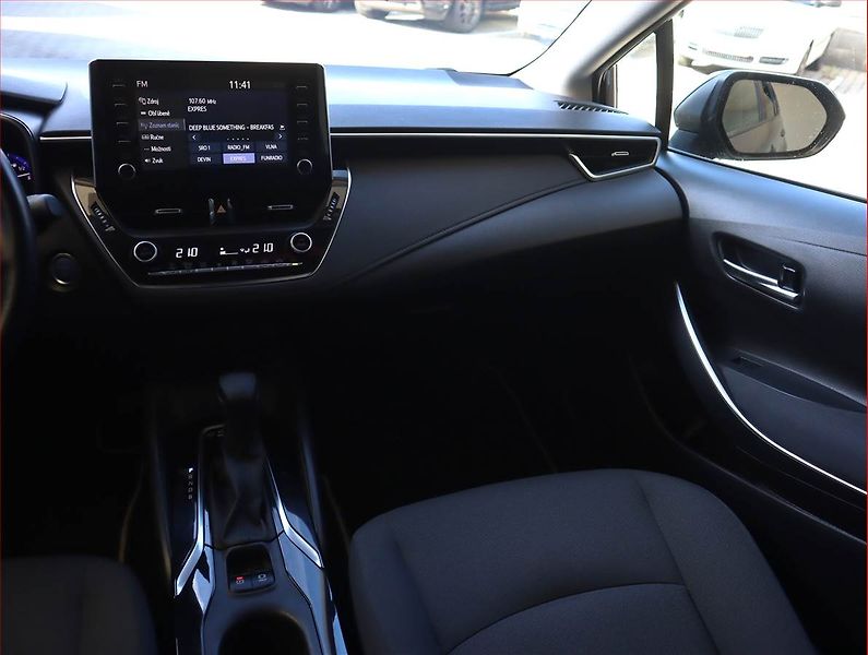 Toyota Corolla (2020) Style 1.8 Hybrid, Automat - fotka 8 z 21
