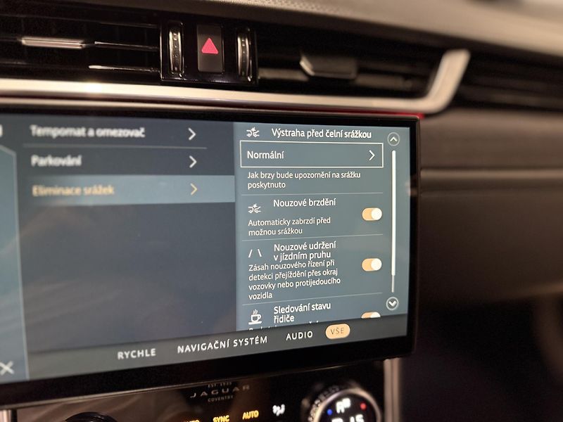 Jaguar XF (2021) 2.0d R-Dynamic, REZERVOVANO - fotka 34 z 56