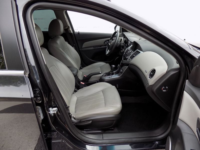 Chevrolet Cruze (2011) 2.0 VCDi/Klima/Kůže/NAVI/ - fotka 14 z 32