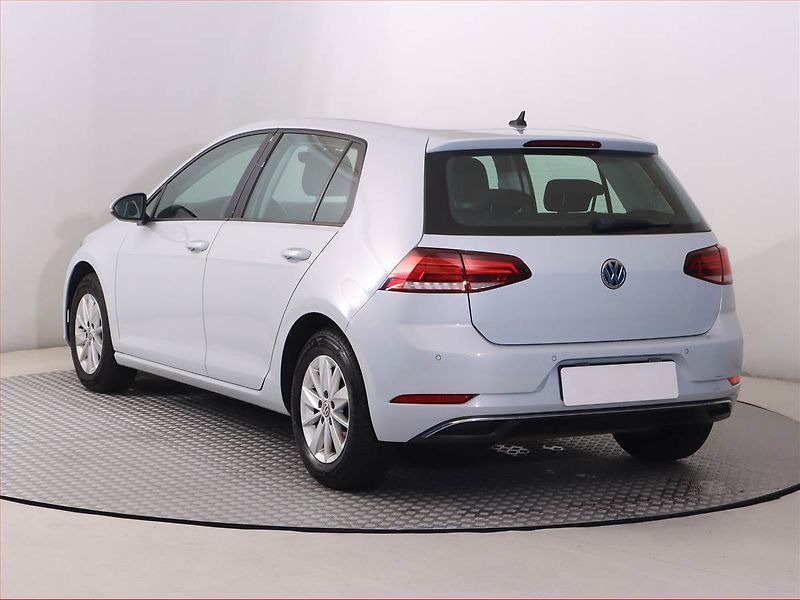 Volkswagen Golf (2018) 1.0 TSI, Tempomat - fotka 4 z 19