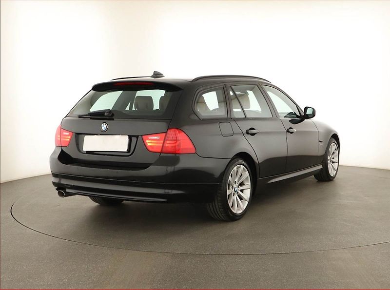 BMW Řada 3 (2011) 320 d xDrive, 4X4, Automat - fotka 5 z 17