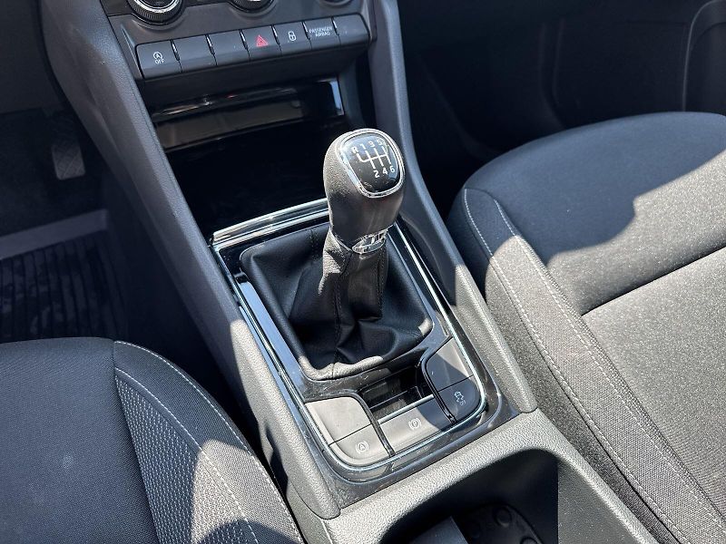 Škoda Karoq (2022) 1.0 TSI Ambition - fotka 23 z 32