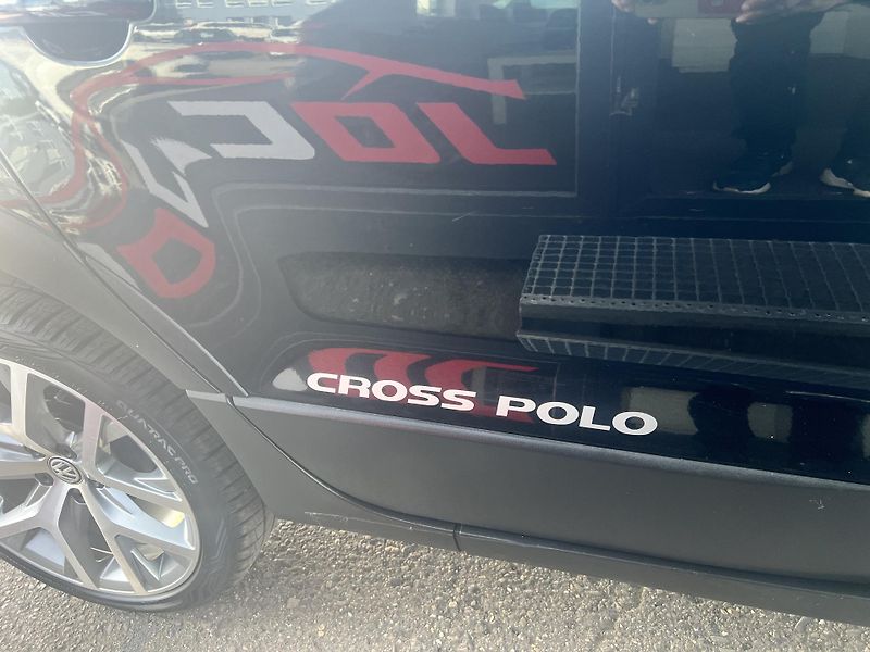 Volkswagen Polo Cross 1.0MPi 55kw TEMPOMAT ALU - fotka 47 z 48