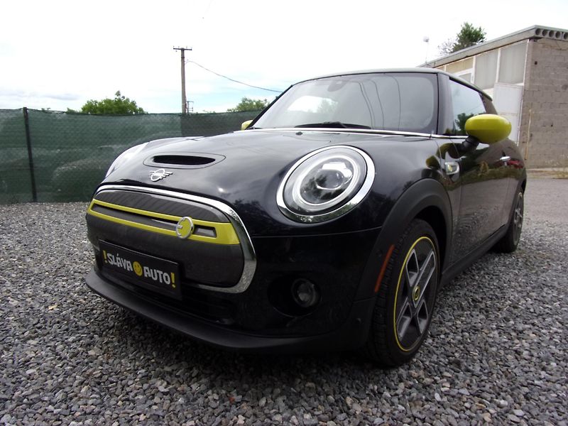 Mini Ostatní (2021) COOPER SE 32kWh 135kW PANORAMA - fotka 2 z 25