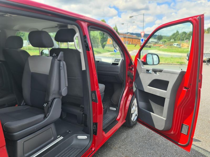 Volkswagen Multivan T5 2.0 TDi 103-KW KLIMA 7-MÍST - fotka 16 z 42