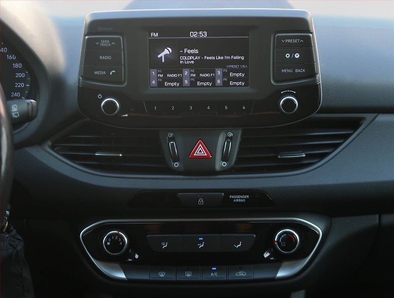 Hyundai i30 (2017) 1.0 T-GDI, Serv.kniha - fotka 12 z 18