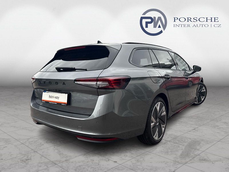 Škoda Superb Sportline 2.0 TDI 110KW DSG Co - fotka 2 z 29