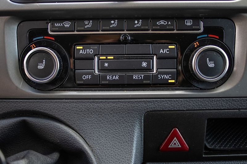 Volkswagen Caravelle 4Motion 2.0 BITDI - fotka 21 z 40