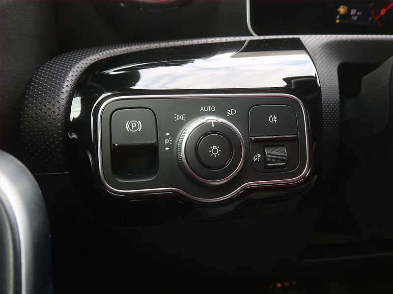 Mercedes-Benz Třídy A (2018) A 200 - fotka 22 z 22