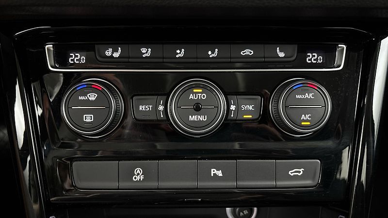 Volkswagen Touran 2.0 TDI DSG Highline - fotka 13 z 25