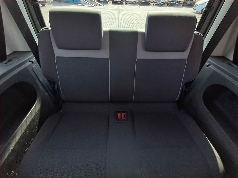 Volkswagen Caddy (2011) 1.6 TDI, 7Míst, DPH - fotka 8 z 11