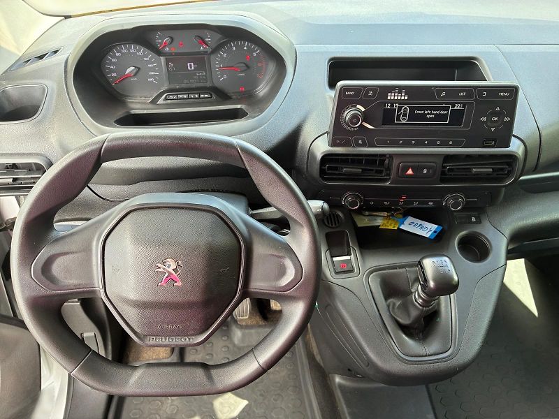 Peugeot Partner (2023) L2 1.5BHDI 75kW CZ DPH - fotka 9 z 11