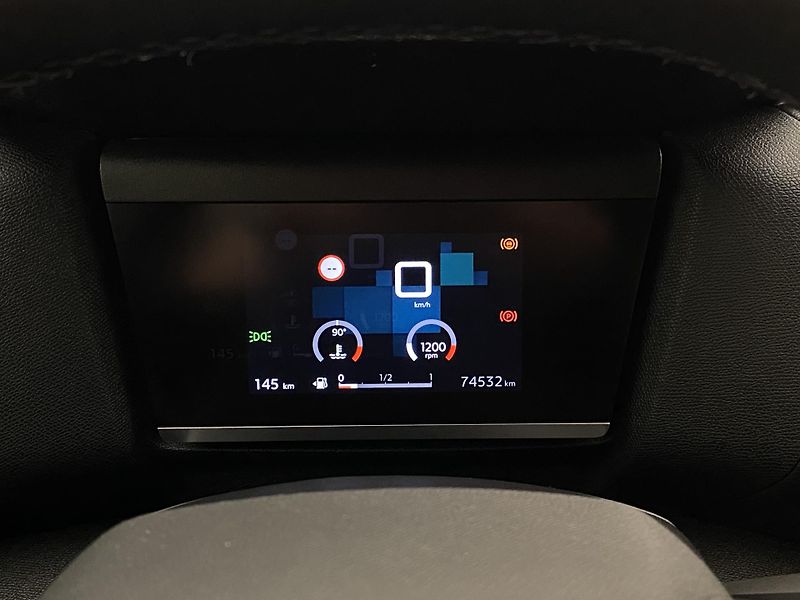 Citroën C4 1.2 PURETECH 74kW CZ - fotka 21 z 39