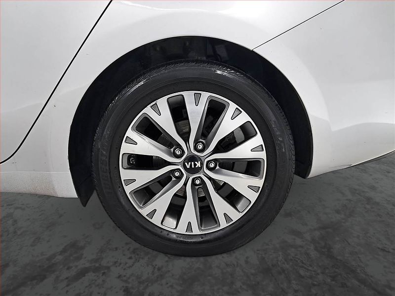 Kia Ceed (2017) 1.6 GDI, Serv.kniha, Navi - fotka 15 z 19
