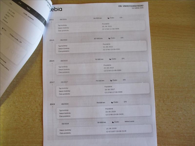 Toyota Yaris 1,0 VVTi, Automat, CZ - fotka 29 z 30