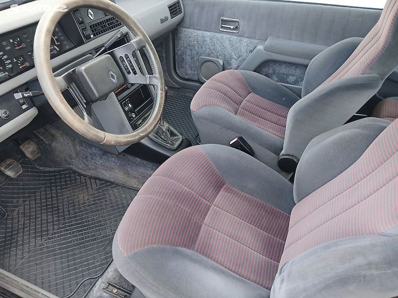 Renault Fuego TURBO 97kW - fotka 19 z 22