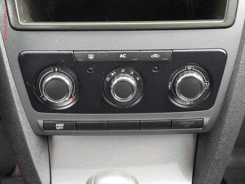 Škoda Octavia (2011) 1.2 TSI, 2.maj,ČR, AC, el. - fotka 12 z 14