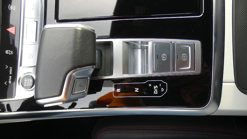 Audi Q8 45 TDi quattro Tiptronic - fotka 19 z 27