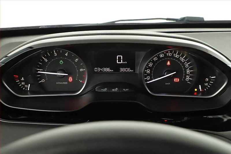 Peugeot 208 (2016) 1.2 PureTech, ČR,1.maj - fotka 8 z 17