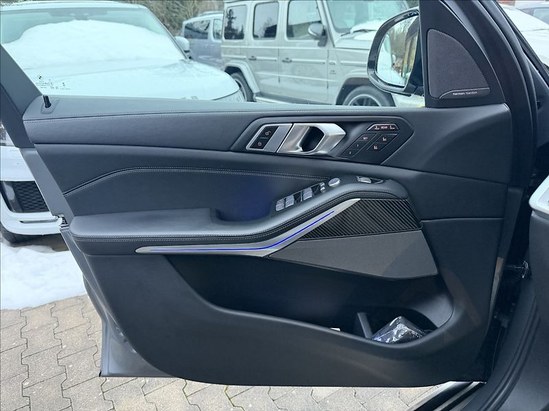 BMW X7 40d Xdrive Msport - fotka 23 z 40