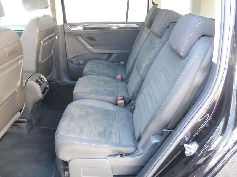 Volkswagen Touran (2022) Highline 1,5 TSI 110kW DSG - fotka 19 z 27