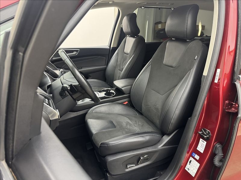 Ford Galaxy 2,0 4X4 AUT 7 MÍST PANO TAŽNÉ - fotka 36 z 48