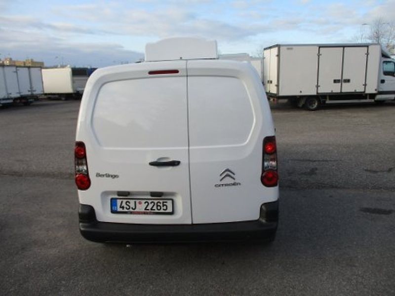 Citroën Berlingo chladící s el. zásuvkou - fotka 10 z 16