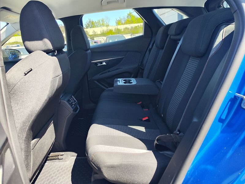 Peugeot 3008 1.2 Puretech/96kW Active Pack - fotka 10 z 31