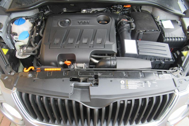 Škoda Yeti 2.0 TDI 4x4 AUT. KLIMA TAŽNÉ - fotka 22 z 31