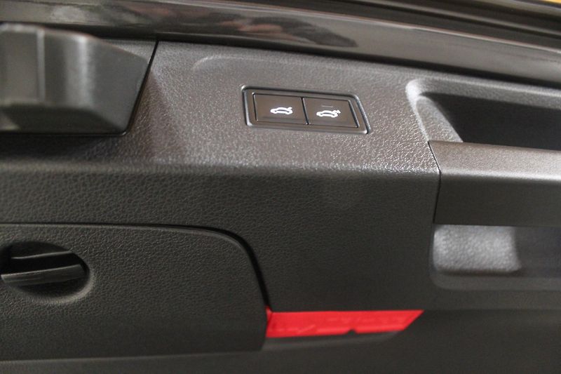 Volkswagen Passat (2023) 110kW, Tažné, Nezávislé topení - fotka 12 z 26