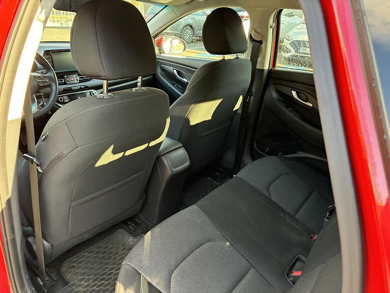 Hyundai i30 HB 1.5DPI 81kW REZERVACE - fotka 12 z 30
