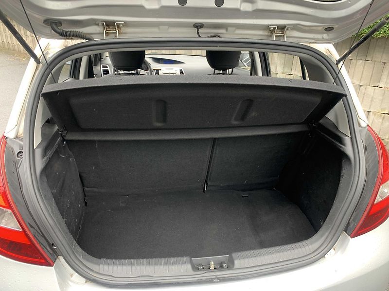 Hyundai i20 1.25 57 kW NOVÁ STK - fotka 9 z 11