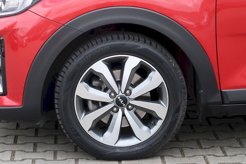 Kia Stonic (2023) Exclusive 1,0 T-GDI DCT7 74kW - fotka 30 z 31