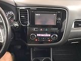 Mitsubishi Outlander (2015) 2.2 DI-D, 4X4, Automat - náhled 12
