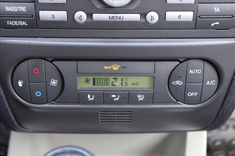 Ford Fusion 1,4 i  ČR,LPG 2032,TAŽNÉ - fotka 16 z 25