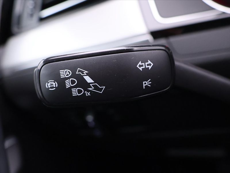 Volkswagen Passat 1,5 TSI DSG Business CZ DPH - fotka 15 z 30