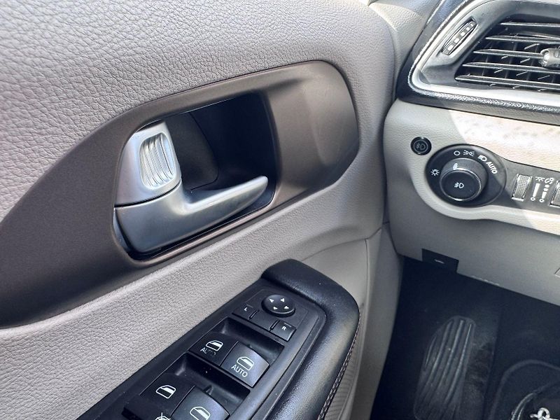 Chrysler Pacifica (2017) 3,6 RU Touring L 8 míst 2017 - fotka 20 z 20